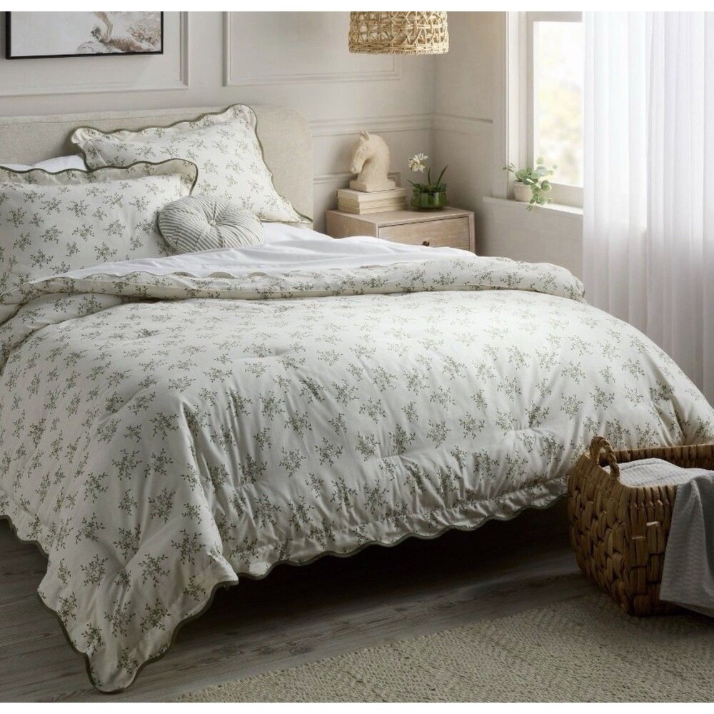Twin/Twin XL Floral Scallop Comforter and Sham Set Sage Green NEW